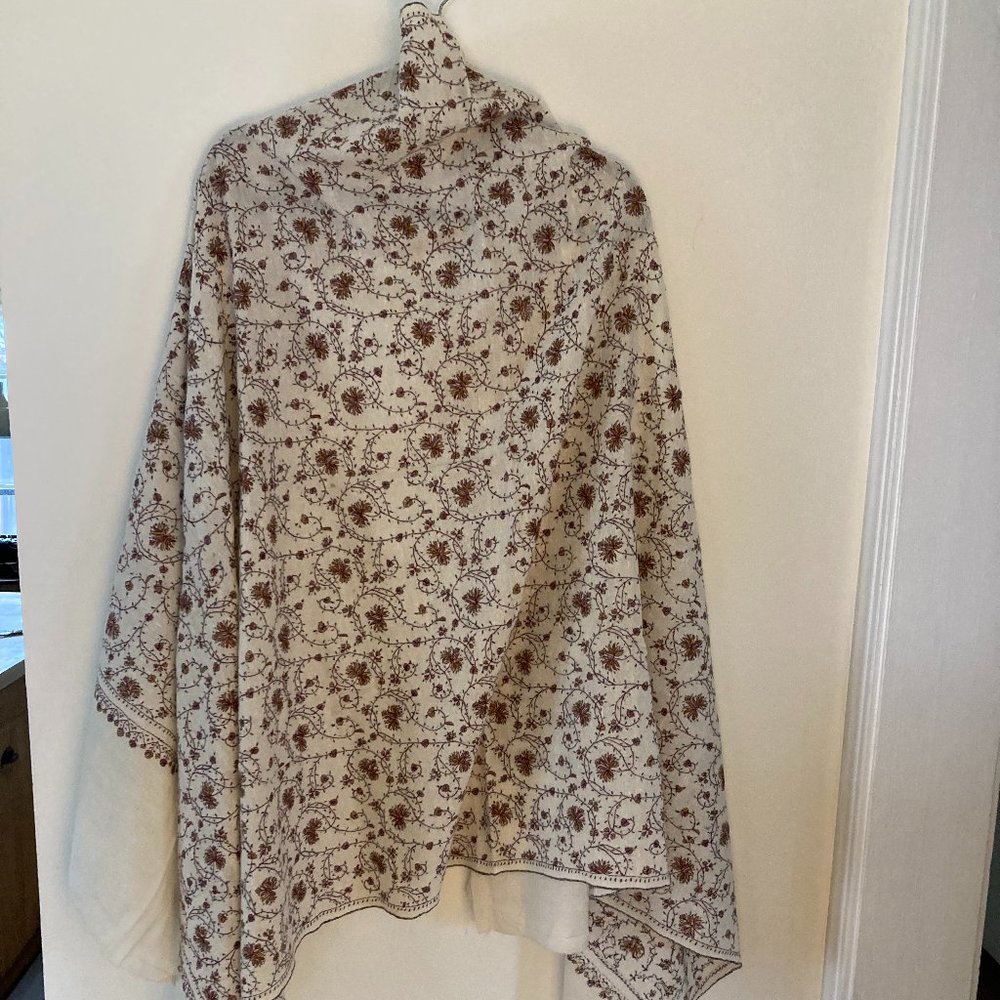100% Ladahki Pashmina Sozni Shawl - Hand Embroidered